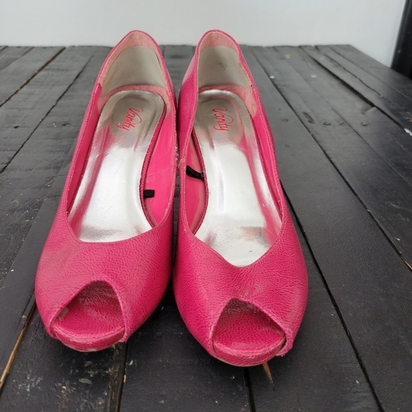 Vanity Women's 8.5 Pink Pumps Peep Toe Heels Dressy Formal Work Business Wear - Picture 2 of 6